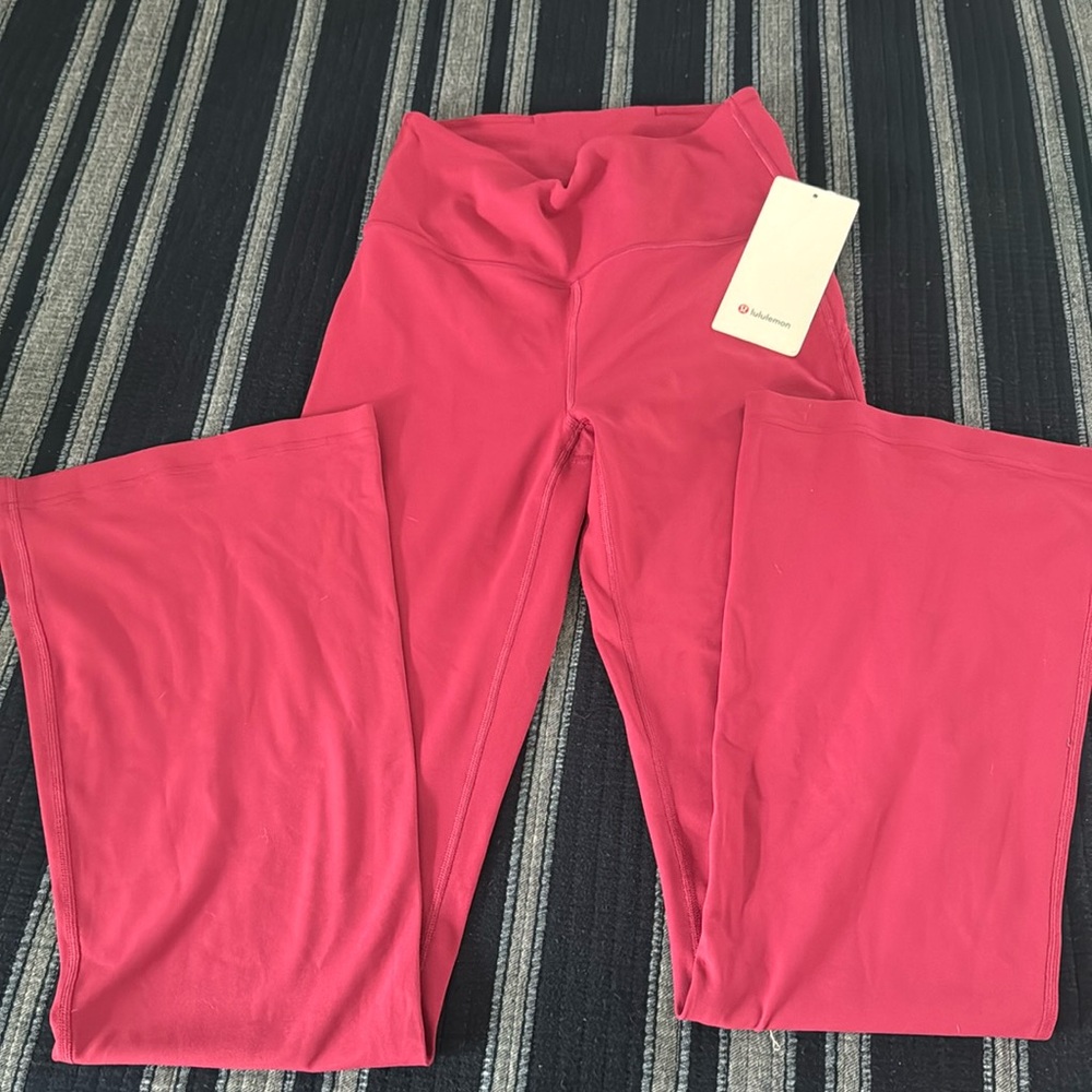 NWT Lululemon leggings size 6 Groove Pant SHR Flare Nulu